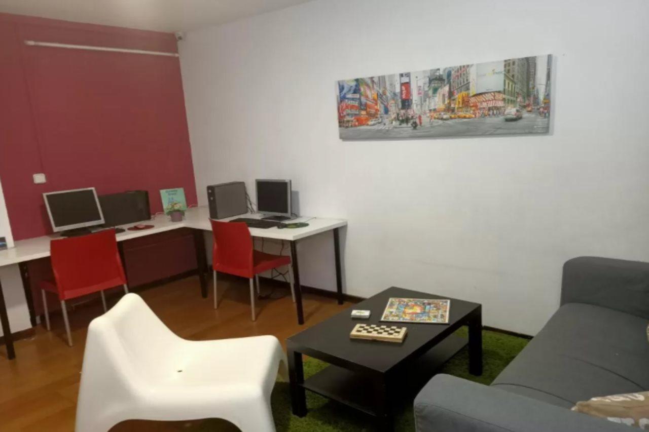 Auberge de jeunesse Diagonal House *